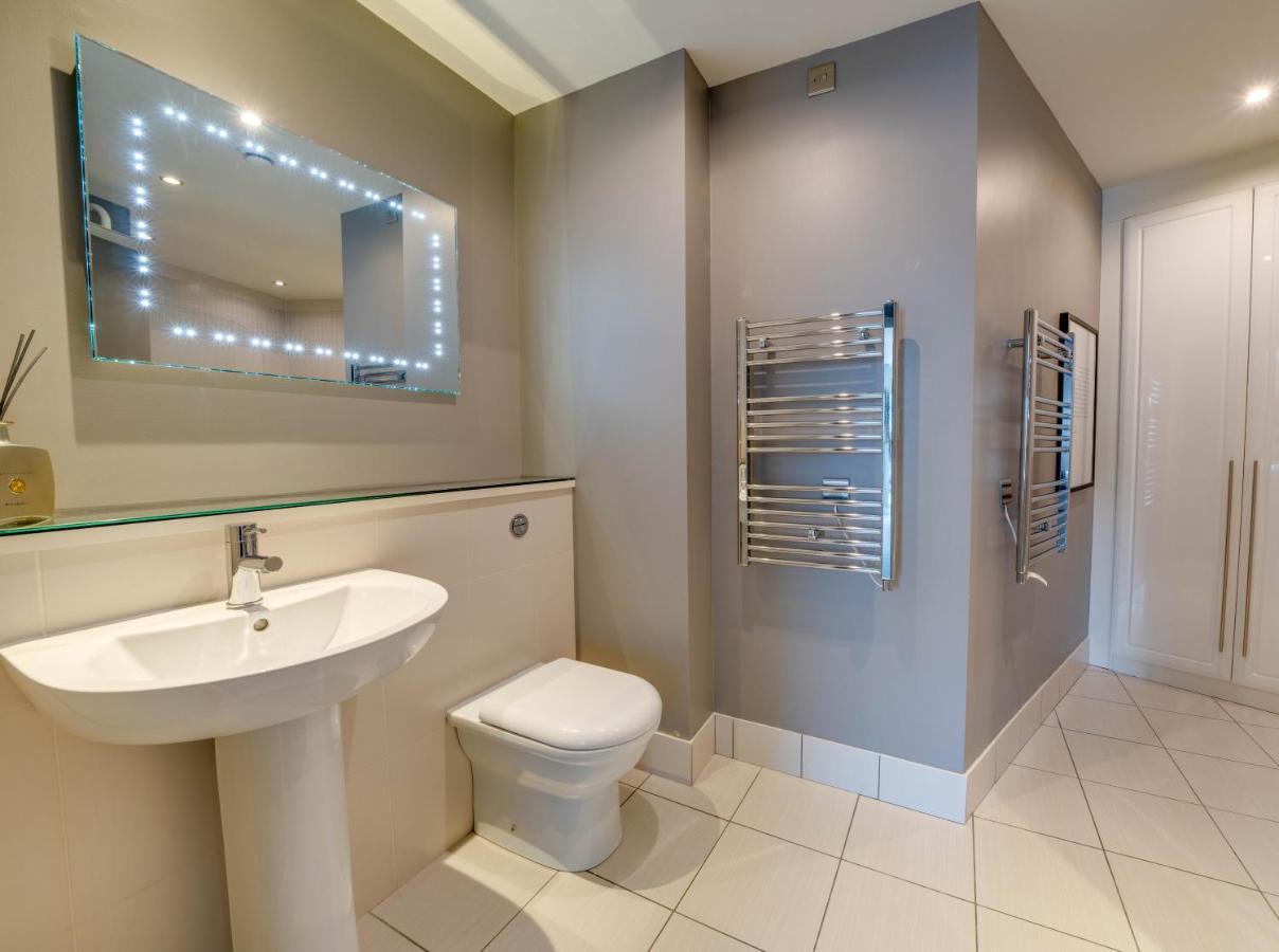 Tallest Building In The City Centre Sleeps 5 Incredible City Mountain And Lagan Views Belfast Zewnętrze zdjęcie
