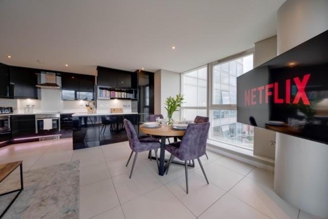 Tallest Building In The City Centre Sleeps 5 Incredible City Mountain And Lagan Views Belfast Zewnętrze zdjęcie